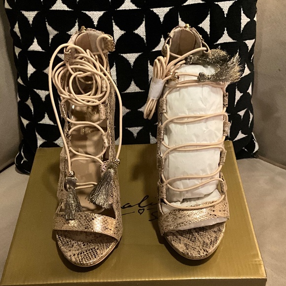 Thalia Sodi Gold Snake Lace up Heels 6.5 (fit like 7) NWB - Picture 3 of 8